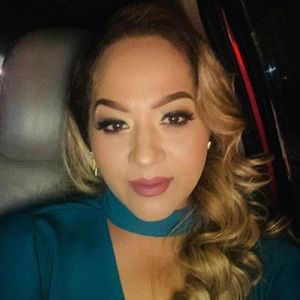 Meet your Posher, Eira navel